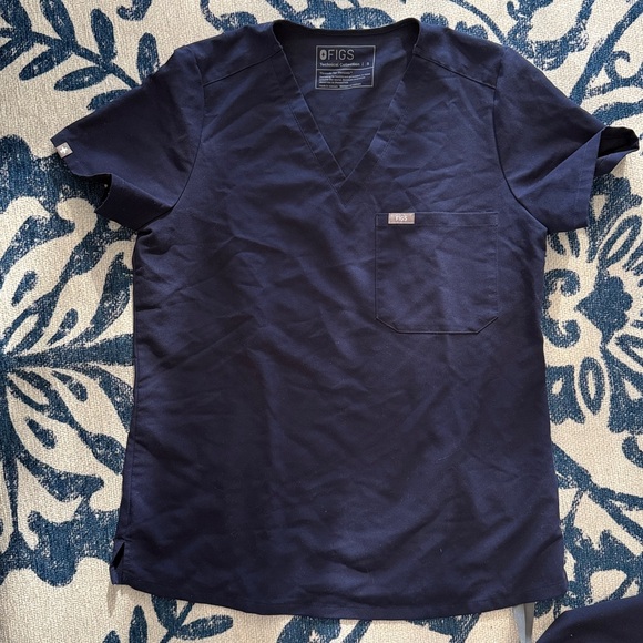 Figs Navy Catarina (S) scrub top and matching Livingston Basic (XSP) scrub pants - Picture 6 of 8